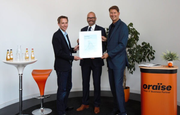 zertifikatsuebergabe-iso-27001-2013